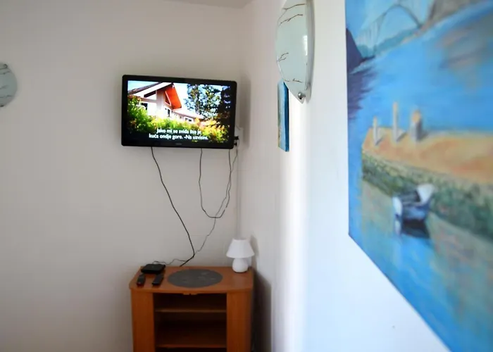 Bright And Charming *